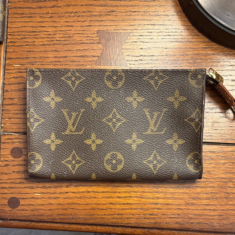 Louis Vuitton vintage signature Monogram Clutch France September 1998